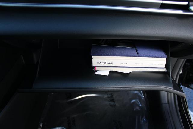 Photo of 2025 Black Hyundai ELANTRA HEV