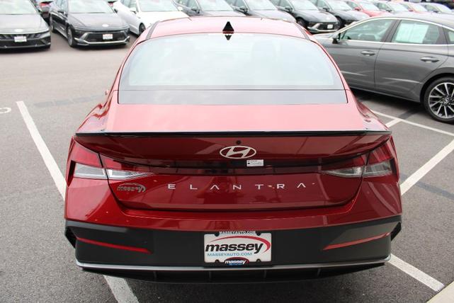 Photo of 2025 Red Hyundai ELANTRA