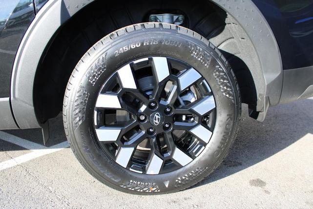 Photo of 2025 Phantom Black Hyundai SANTA CRUZ