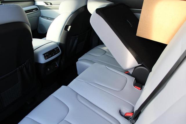 Photo of 2025 Silver Hyundai PALISADE