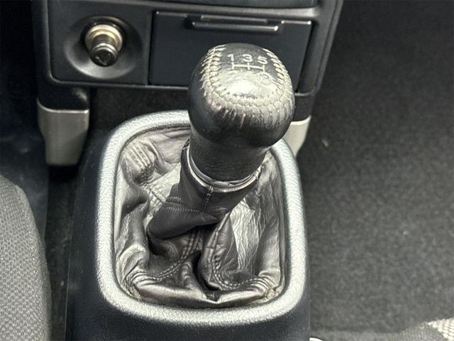 Photo of 2001 Silver Toyota MR2