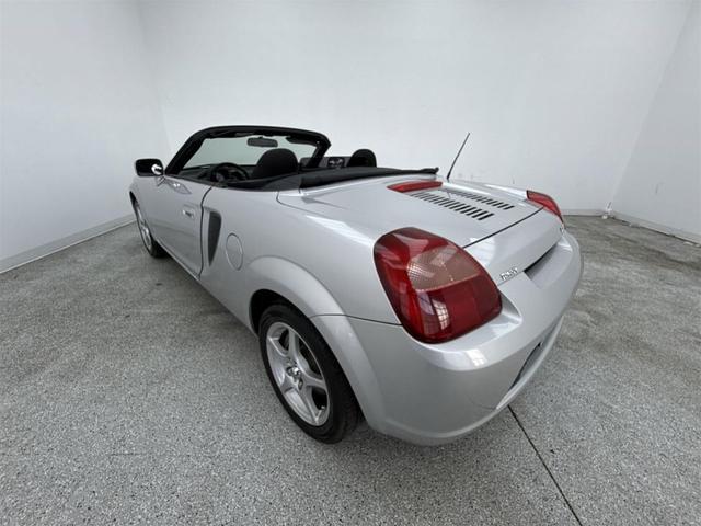 Photo of 2001 Silver Toyota MR2