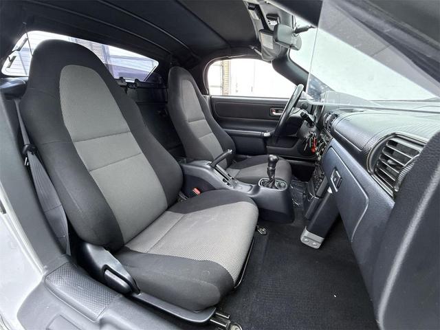 Photo of 2001 Silver Toyota MR2