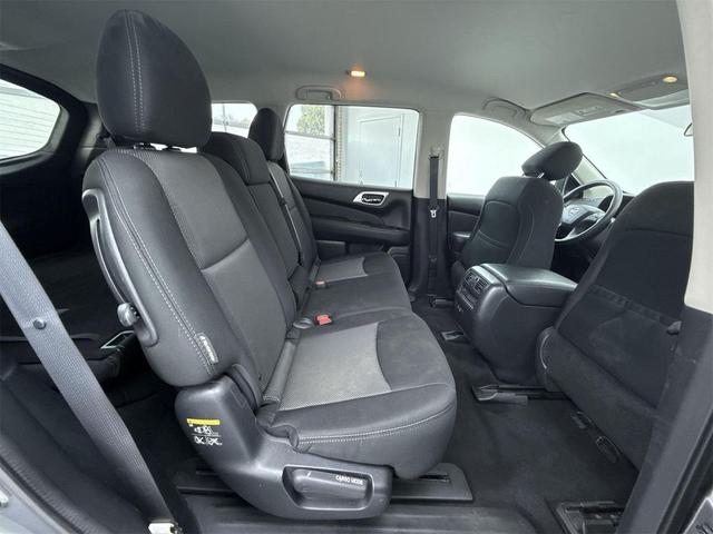 Photo of 2020 Gun Metallic Nissan Pathfinder