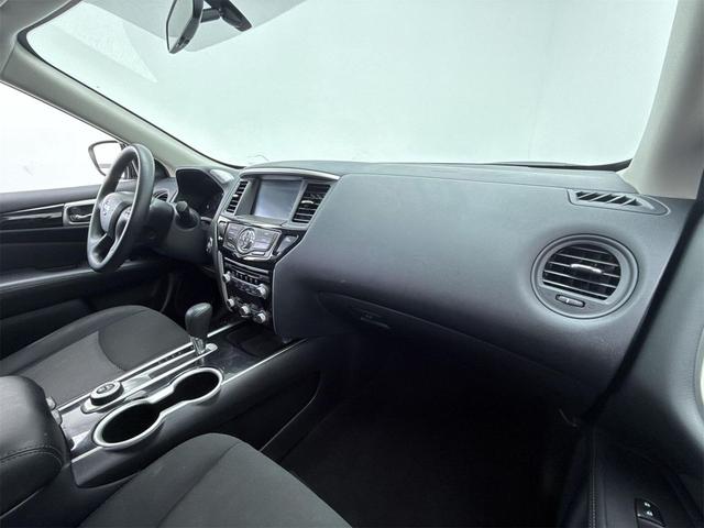 Photo of 2020 Gun Metallic Nissan Pathfinder