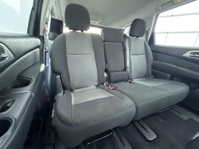 Photo of 2020 Gun Metallic Nissan Pathfinder