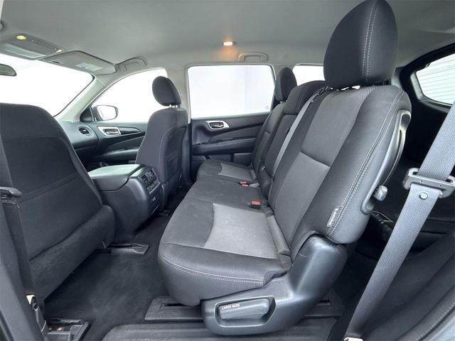 Photo of 2020 Gun Metallic Nissan Pathfinder