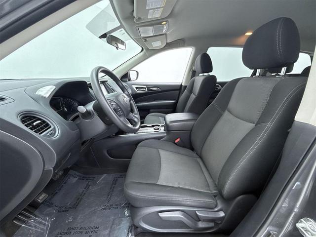 Photo of 2020 Gun Metallic Nissan Pathfinder