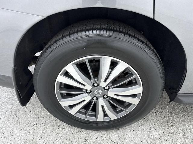 Photo of 2020 Gun Metallic Nissan Pathfinder
