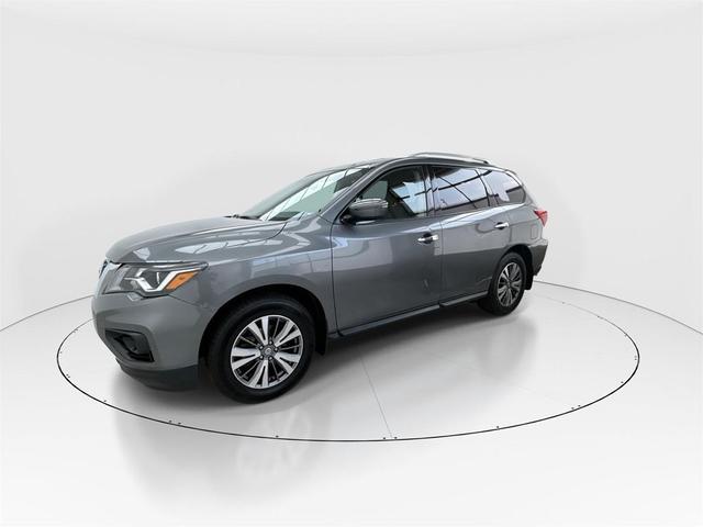 Photo of 2020 Gun Metallic Nissan Pathfinder