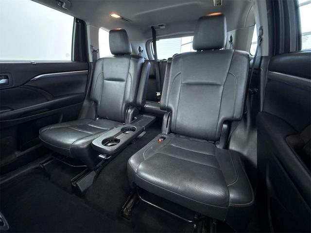 Photo of 2019 Black Toyota Highlander