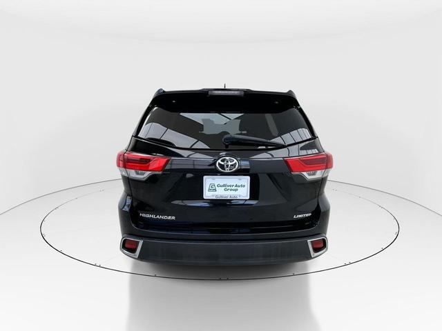Photo of 2019 Black Toyota Highlander