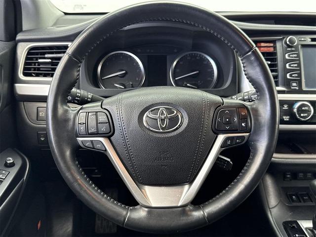 Photo of 2019 Black Toyota Highlander
