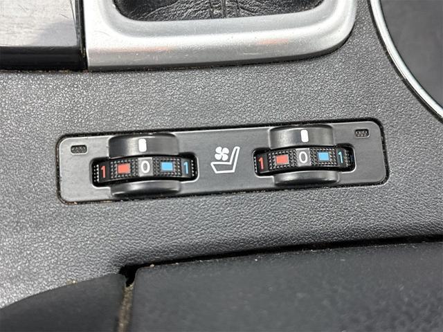 Photo of 2019 Black Toyota Highlander