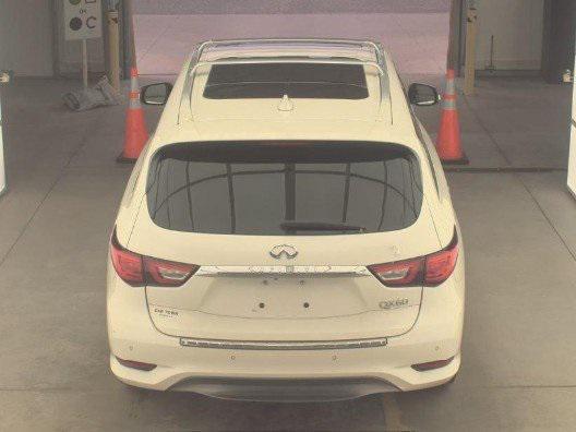 Photo of 2017 Majestic White INFINITI QX60