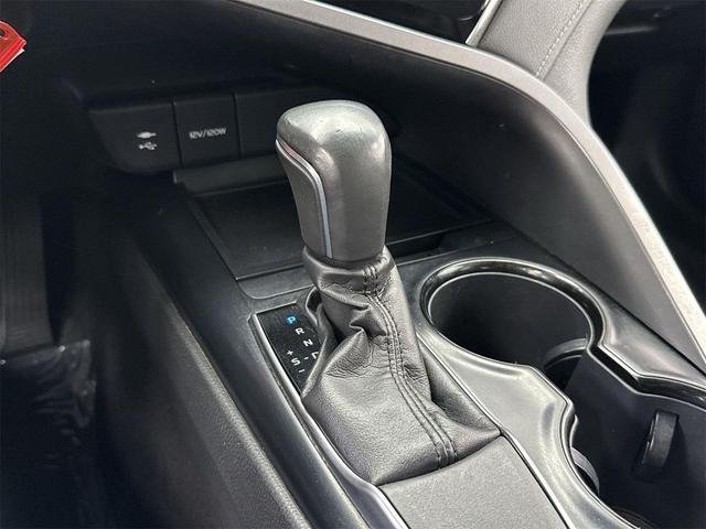 Photo of 2018 Celestial Silver/Midnight Black Metallic Toyota Camry