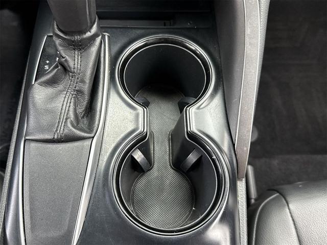 Photo of 2018 Celestial Silver/Midnight Black Metallic Toyota Camry