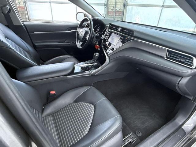 Photo of 2018 Celestial Silver/Midnight Black Metallic Toyota Camry