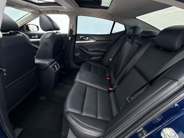Photo of 2017 Deep Blue Pearl Nissan Maxima