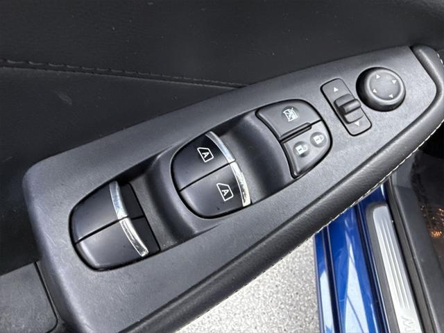 Photo of 2017 Deep Blue Pearl Nissan Maxima