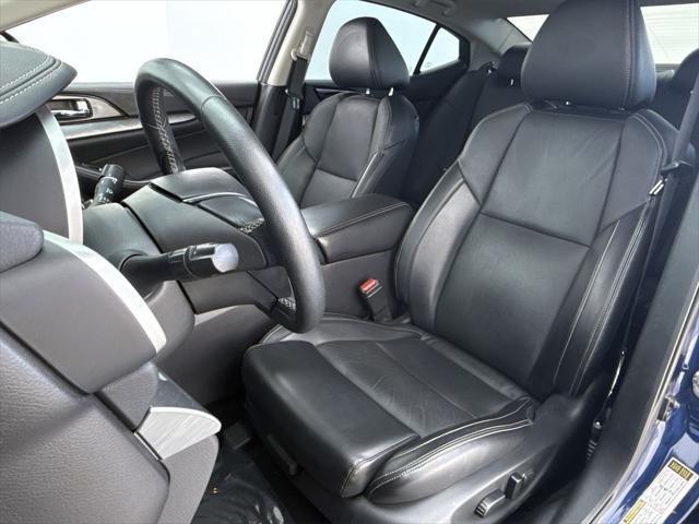 Photo of 2017 Deep Blue Pearl Nissan Maxima