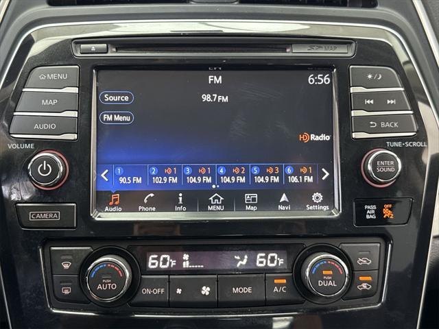 Photo of 2017 Deep Blue Pearl Nissan Maxima