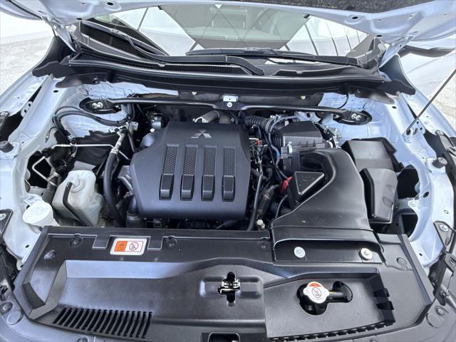 Photo of 2023 White Mitsubishi Eclipse Cross