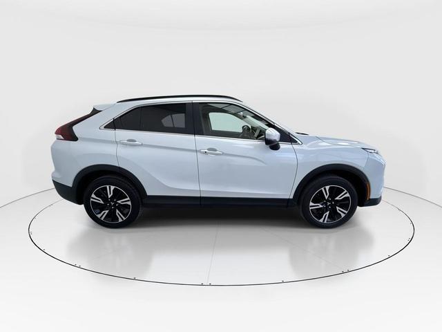 Photo of 2023 White Mitsubishi Eclipse Cross