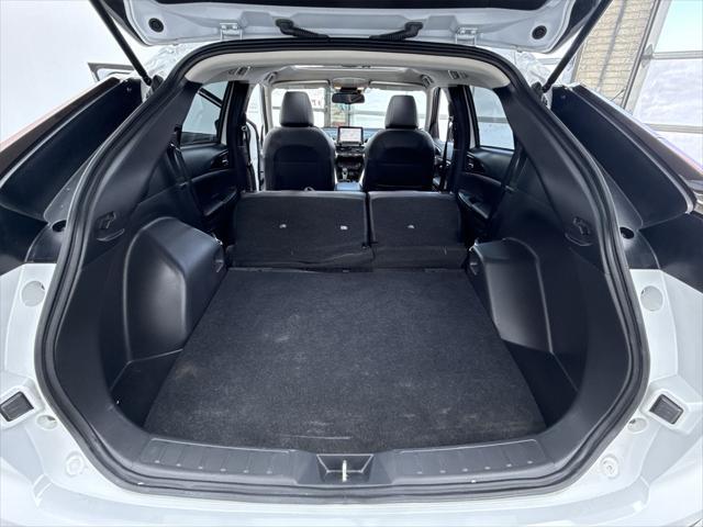 Photo of 2023 White Mitsubishi Eclipse Cross