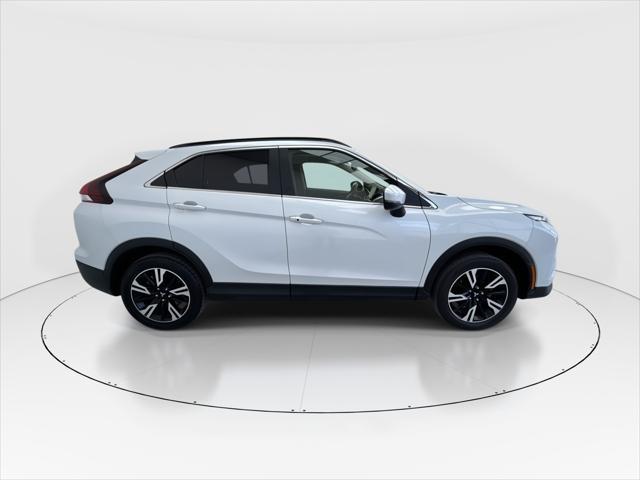 Photo of 2023 White Mitsubishi Eclipse Cross