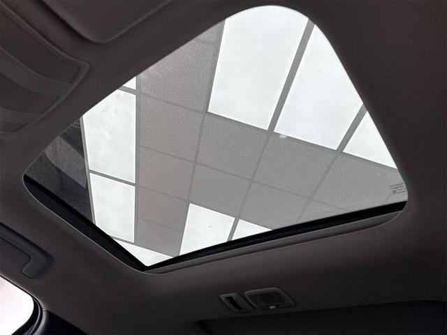 Photo of 2023 White Mitsubishi Eclipse Cross