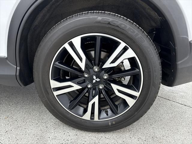 Photo of 2023 White Mitsubishi Eclipse Cross