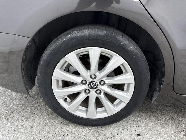 Photo of 2020 Brown Toyota Camry