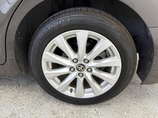 Photo of 2020 Brown Toyota Camry