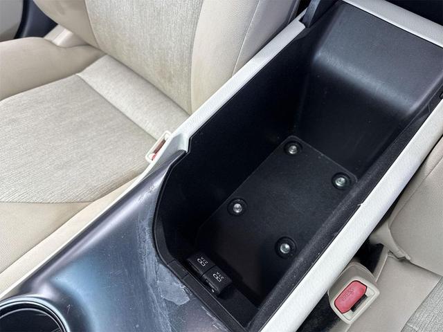 Photo of 2020 Brown Toyota Camry