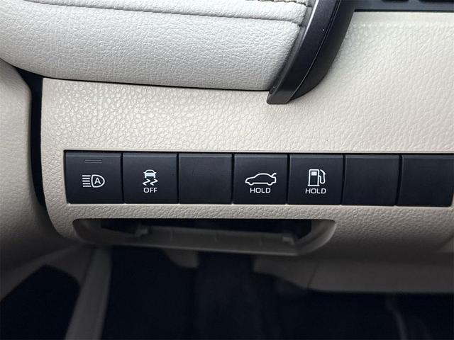 Photo of 2020 Brown Toyota Camry