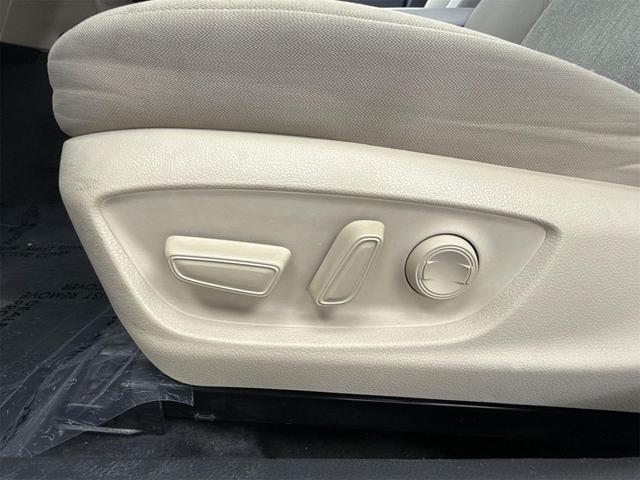 Photo of 2020 Brown Toyota Camry