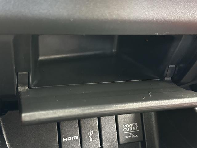 Photo of 2015 White Honda Civic