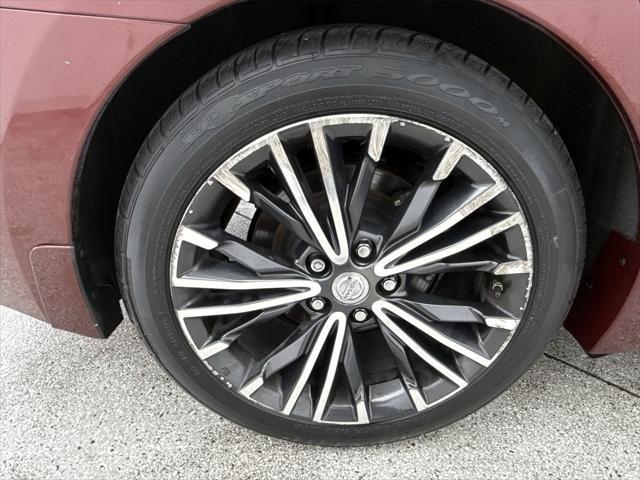 Photo of 2017 Coulis Red Nissan Maxima