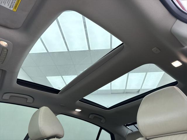 Photo of 2017 Coulis Red Nissan Maxima