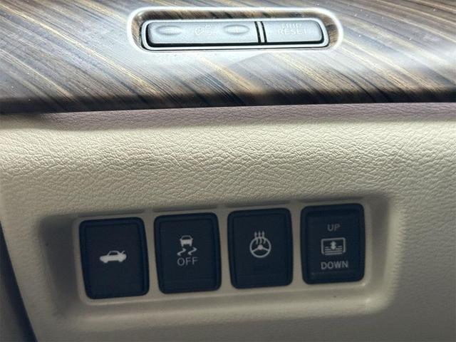 Photo of 2017 Coulis Red Nissan Maxima