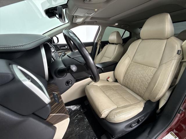 Photo of 2017 Coulis Red Nissan Maxima