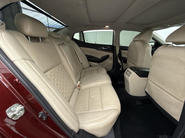 Photo of 2017 Coulis Red Nissan Maxima