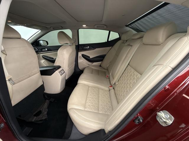 Photo of 2017 Coulis Red Nissan Maxima