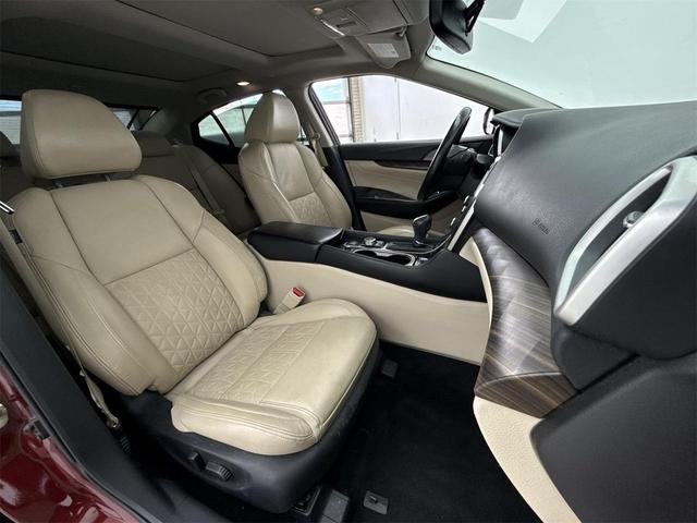 Photo of 2017 Coulis Red Nissan Maxima
