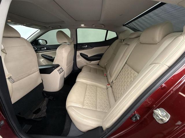 Photo of 2017 Coulis Red Nissan Maxima