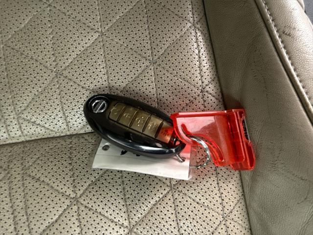 Photo of 2017 Coulis Red Nissan Maxima