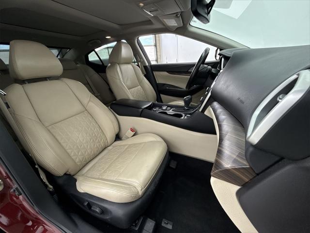 Photo of 2017 Coulis Red Nissan Maxima