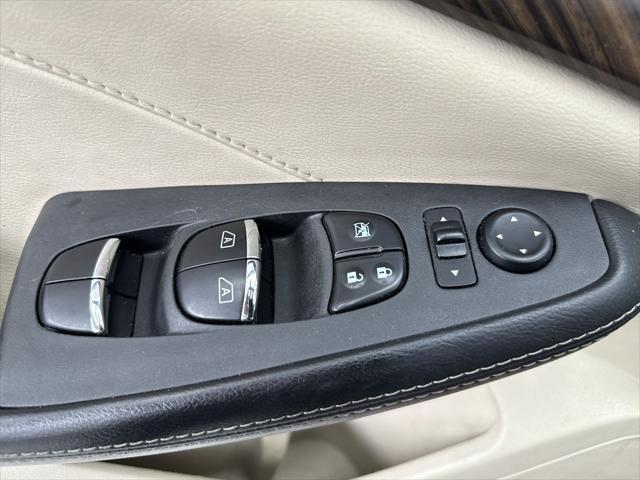 Photo of 2017 Coulis Red Nissan Maxima