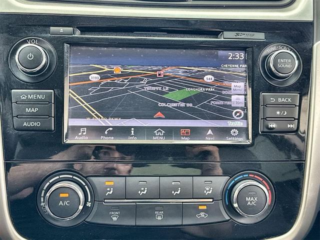 Photo of 2018 Pearl White Nissan Altima